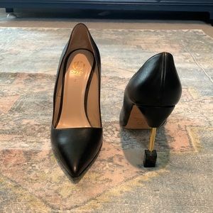 Oysby Black Leather Pointed Toe Heels with Gold Pump Size 39